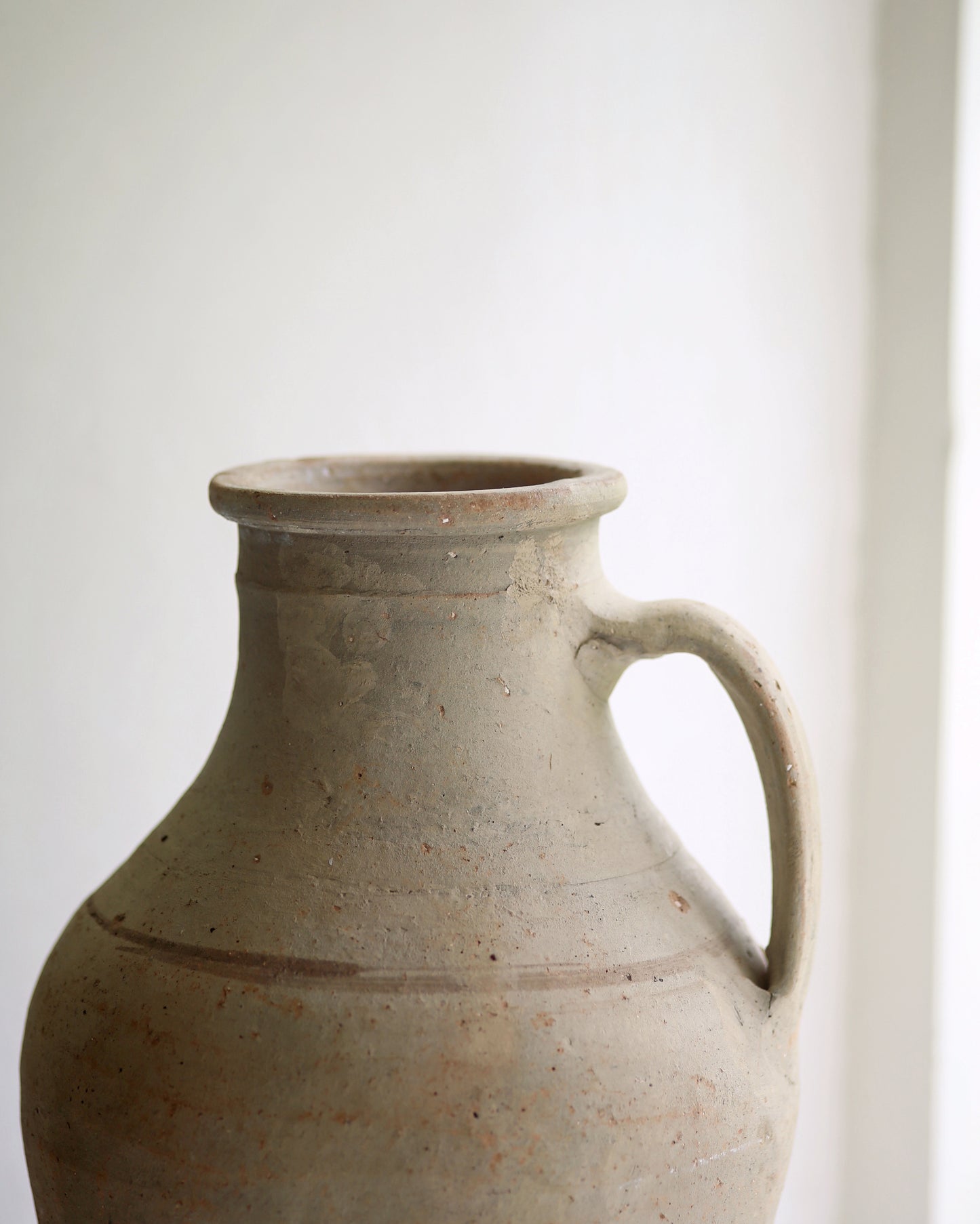 ZOHRA ANTIQUE AMPHORA