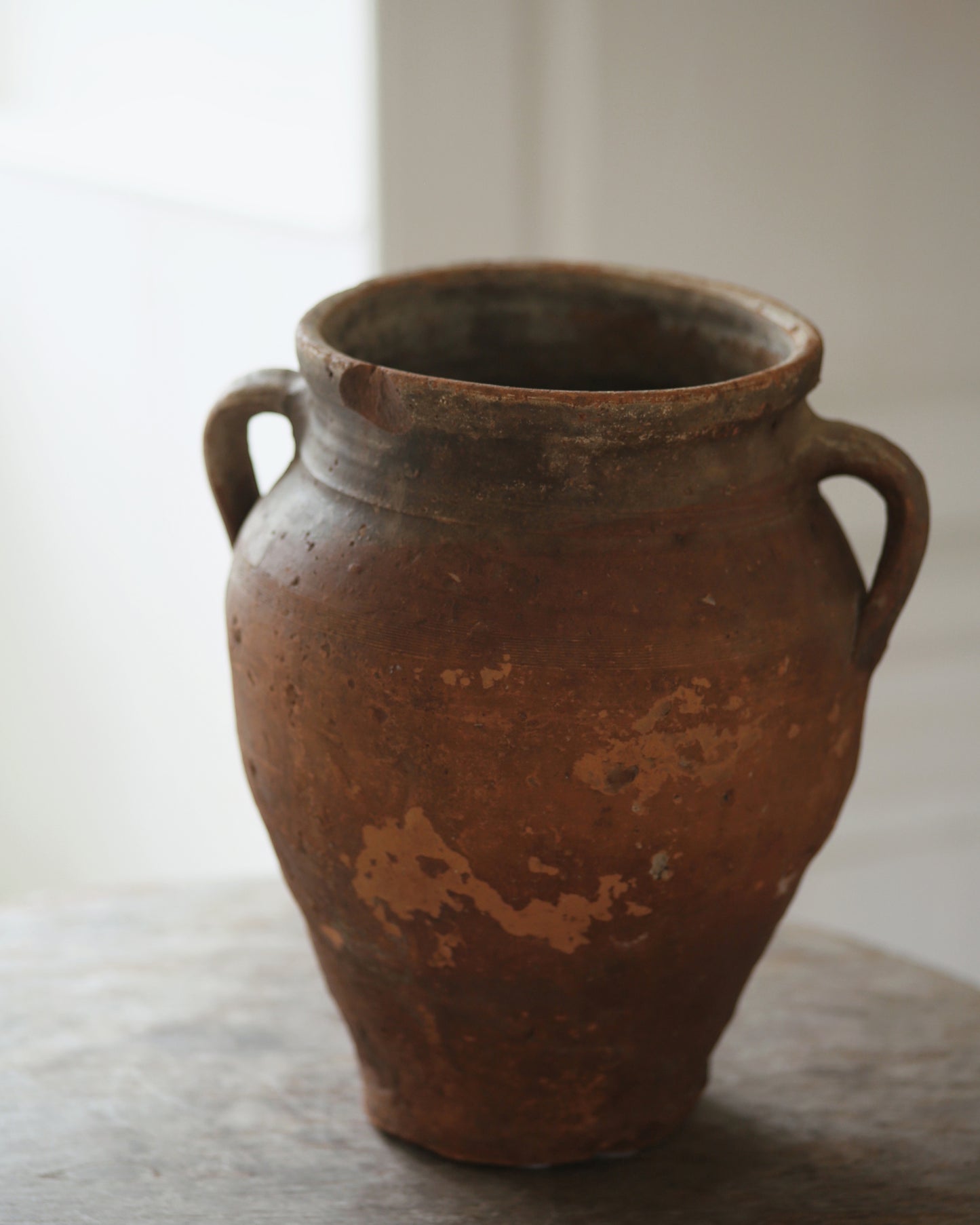 VELES ANTIQUE POTTERY URN