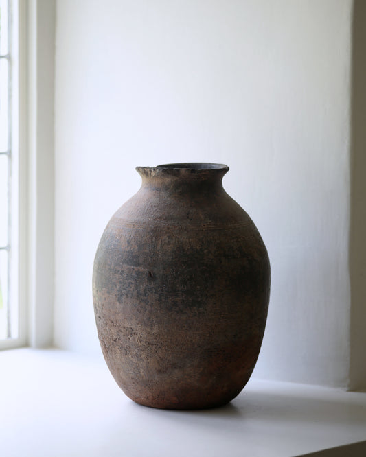 LAPOVA ANTIQUE VASE