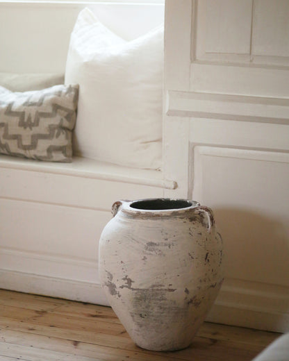 Whitewash antique plant pot