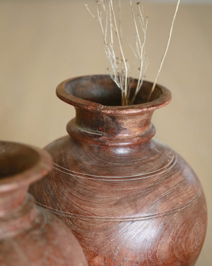 ANTIQUE WOODEN POT I