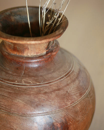 ANTIQUE WOODEN POT I